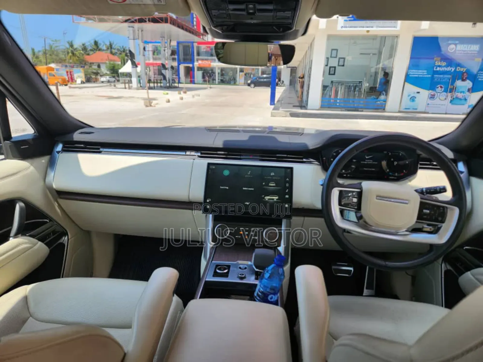 Land Rover Range Rover Vogue 2023 Black