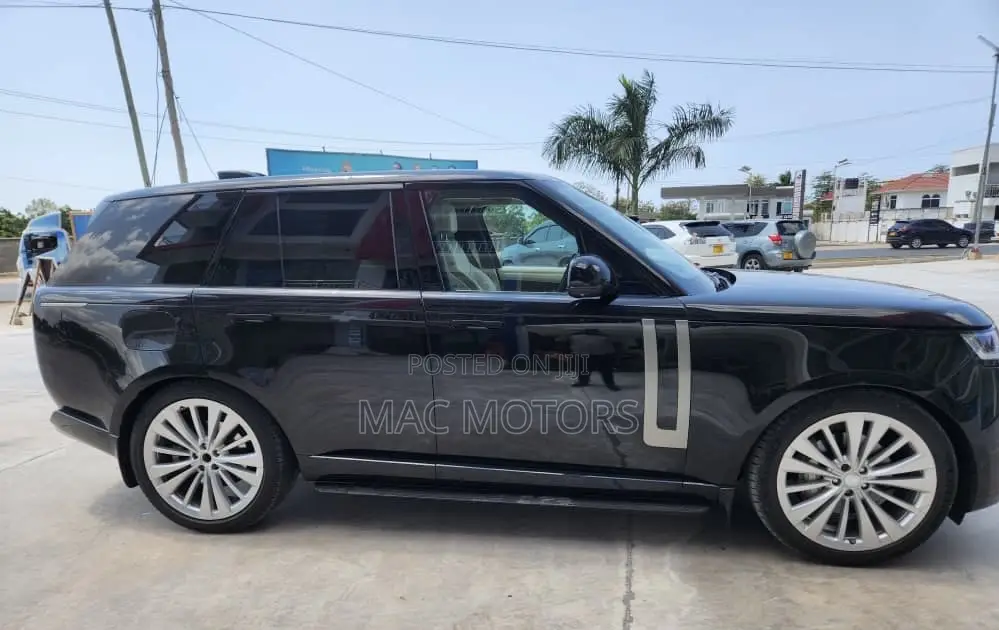 Land Rover Range Rover Vogue 2023 Black