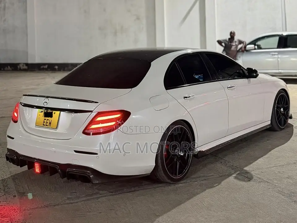Mercedes-Benz E200 2017 Pearl