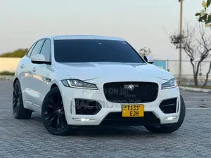 Jaguar F-Pace 2017 White