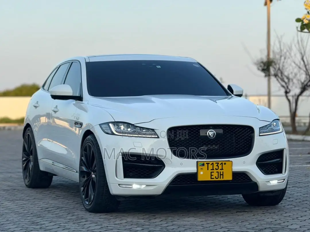Jaguar F-Pace 2017 White