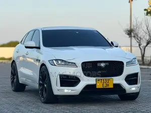 Jaguar F-Pace 2017 White