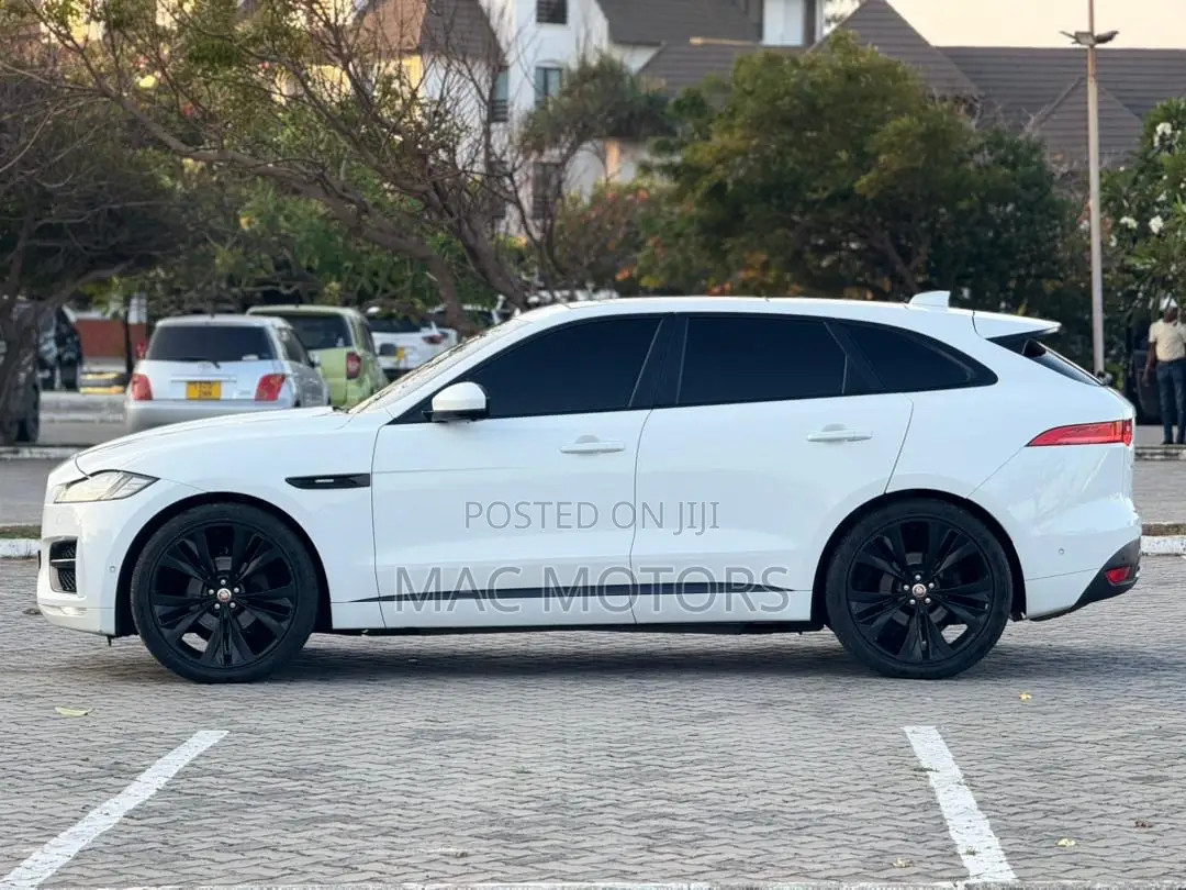 Jaguar F-Pace 2017 White