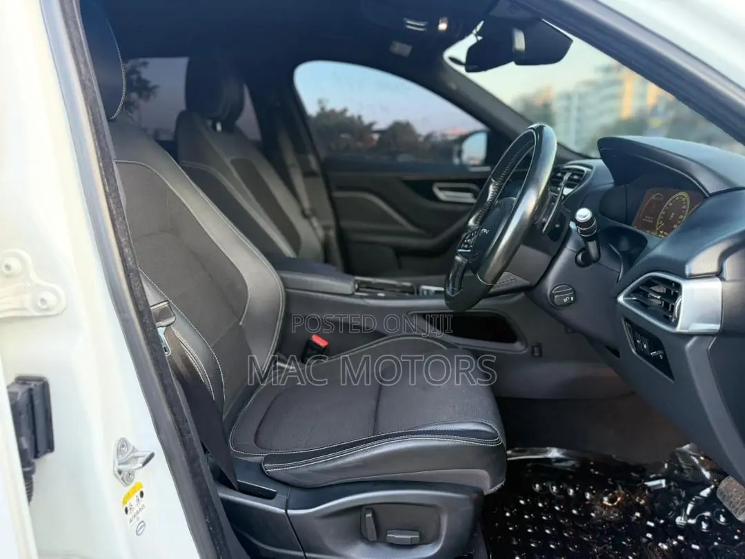 Jaguar F-Pace 2017 White