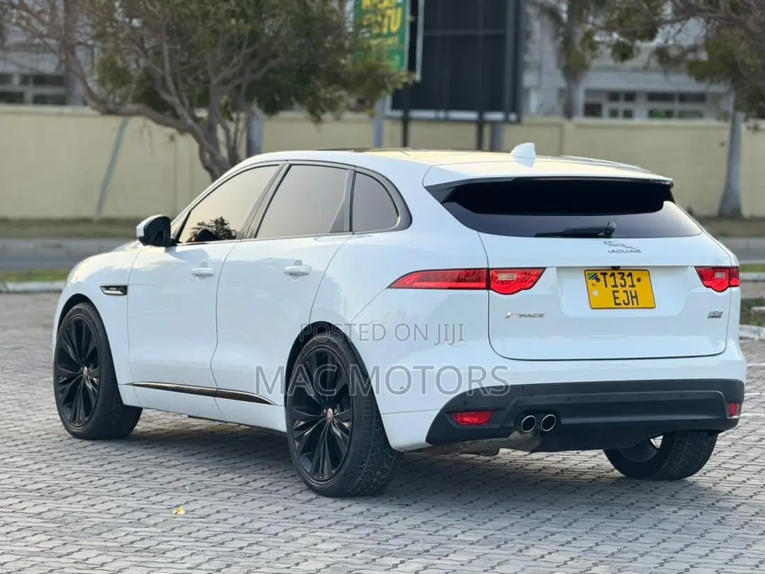 Jaguar F-Pace 2017 White