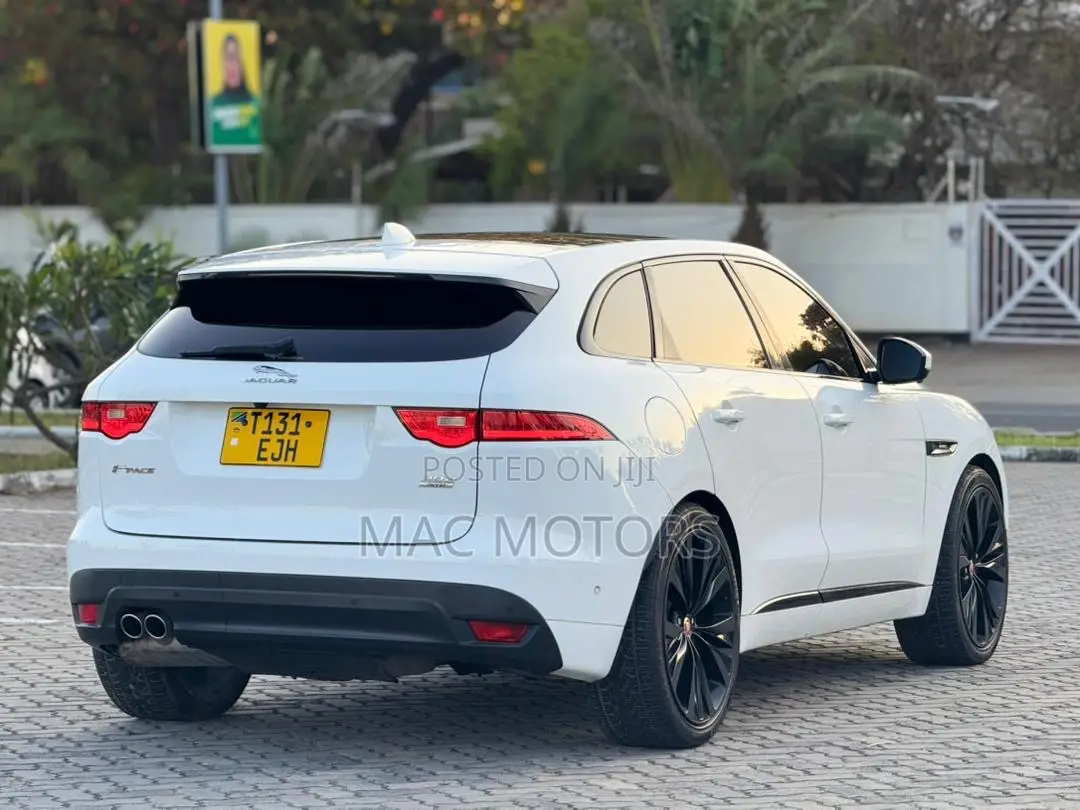 Jaguar F-Pace 2017 White