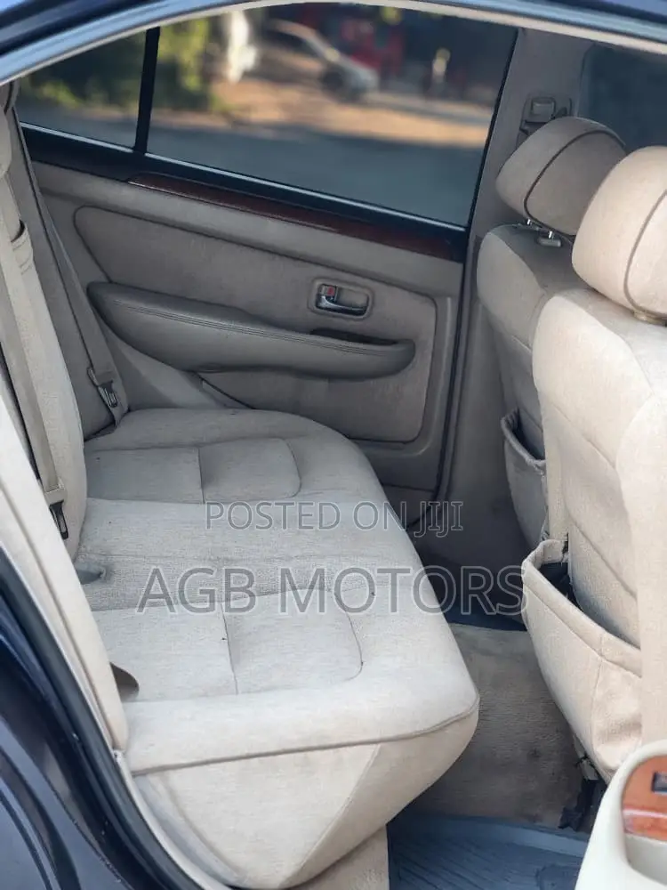 Toyota RAV4 Base FWD 1999 White