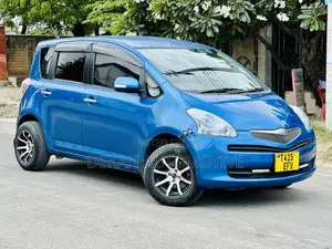 Toyota Ractis 1.3 FWD 2008 Blue