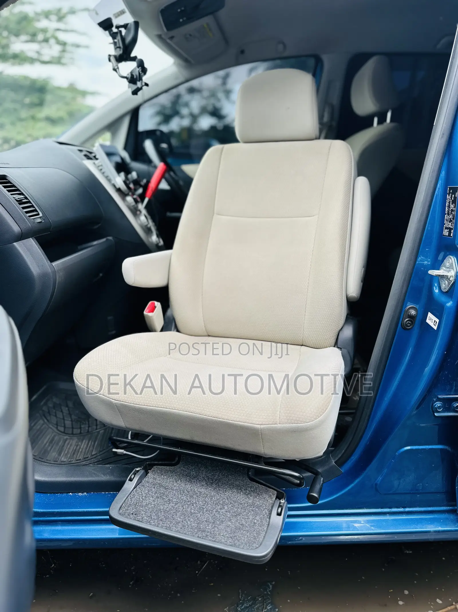 Toyota Ractis 1.3 FWD 2008 Blue