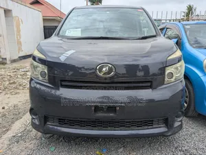 Toyota Noah 2.0 143hp FWD (8 Seater) 2008 Gray