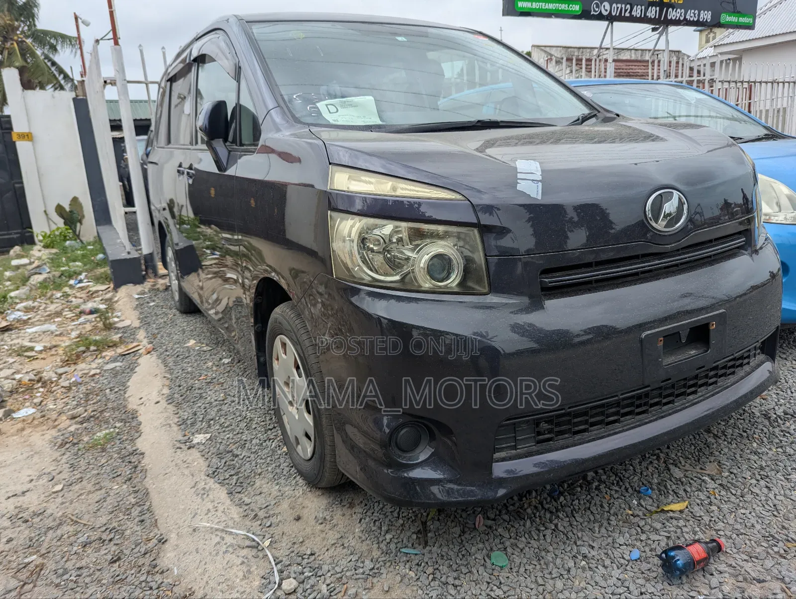 Toyota Noah 2.0 143hp FWD (8 Seater) 2008 Gray