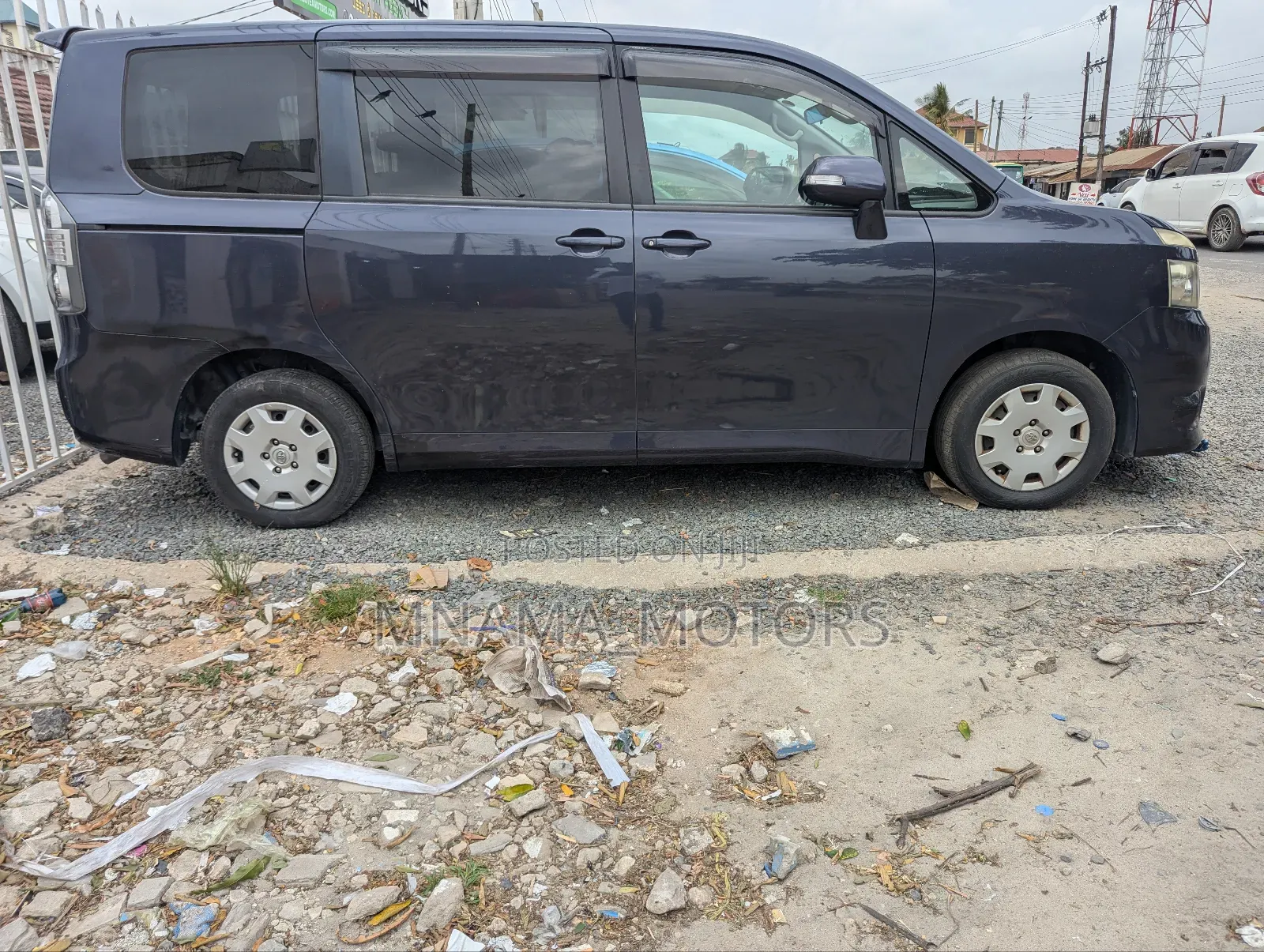 Toyota Noah 2.0 143hp FWD (8 Seater) 2008 Gray