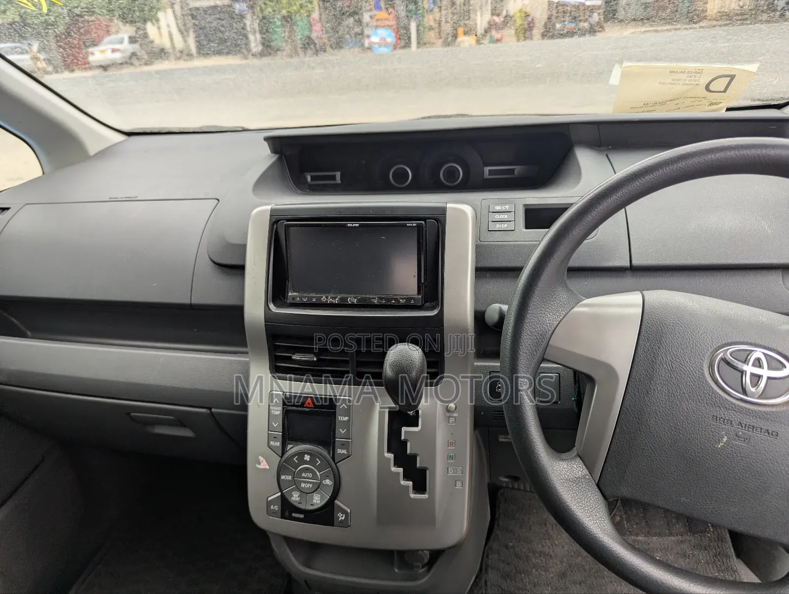 Toyota Noah 2.0 143hp FWD (8 Seater) 2008 Gray