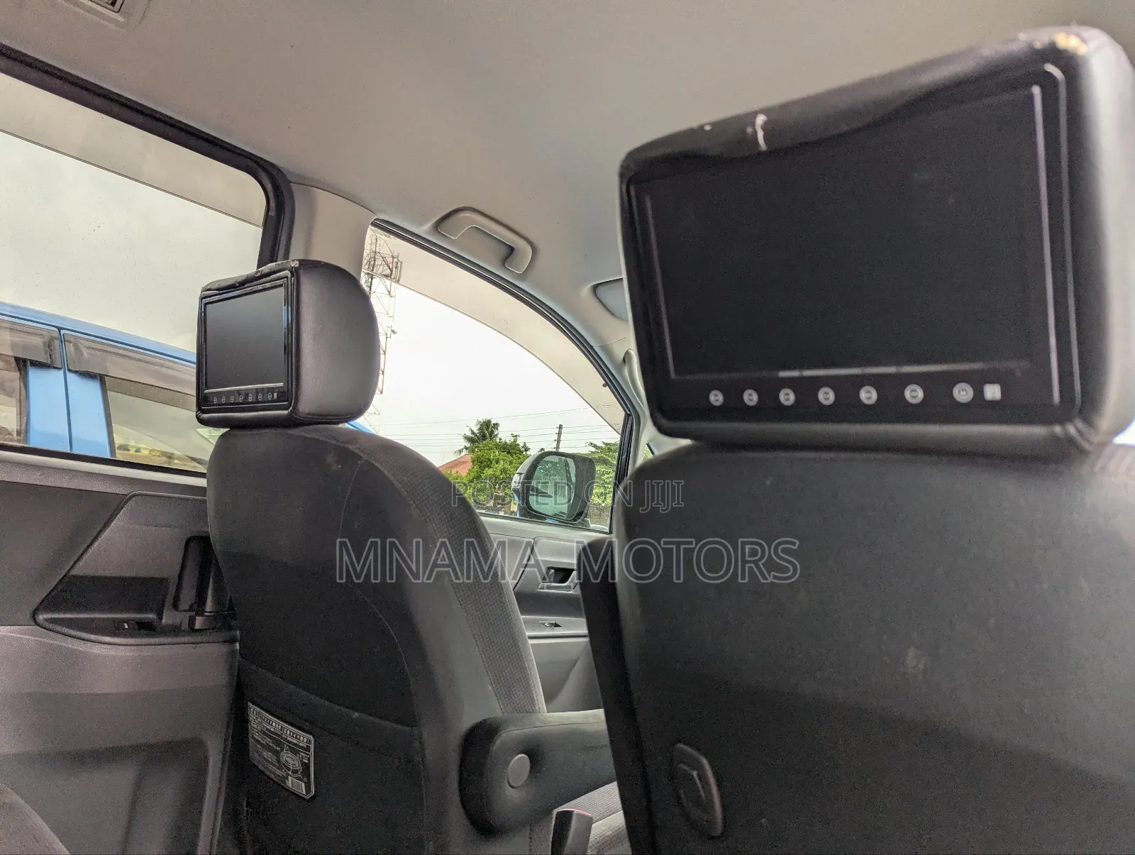 Toyota Noah 2.0 143hp FWD (8 Seater) 2008 Gray