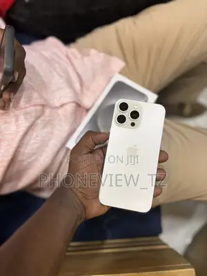 New Apple iPhone 15 Pro Max 256 GB Silver
