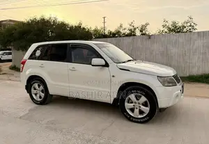Suzuki Escudo 2009 White