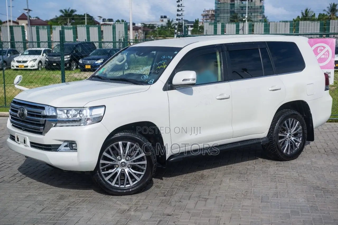 Toyota Land Cruiser 4.6 V8 VXR 2016 White