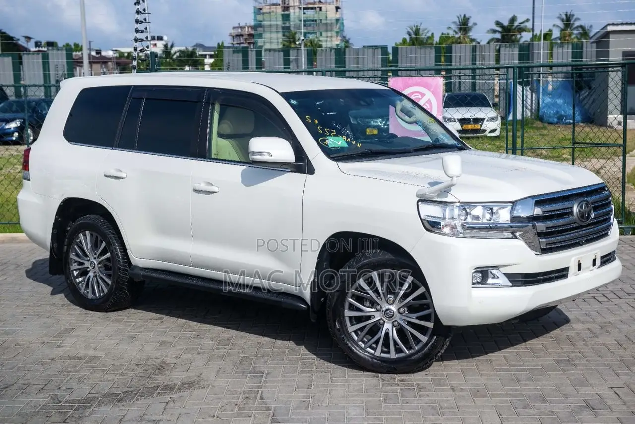 Toyota Land Cruiser 4.6 V8 VXR 2016 White