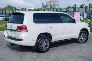 Toyota Land Cruiser 4.6 V8 VXR 2016 White