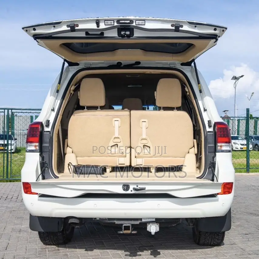 Toyota Land Cruiser 4.6 V8 VXR 2016 White