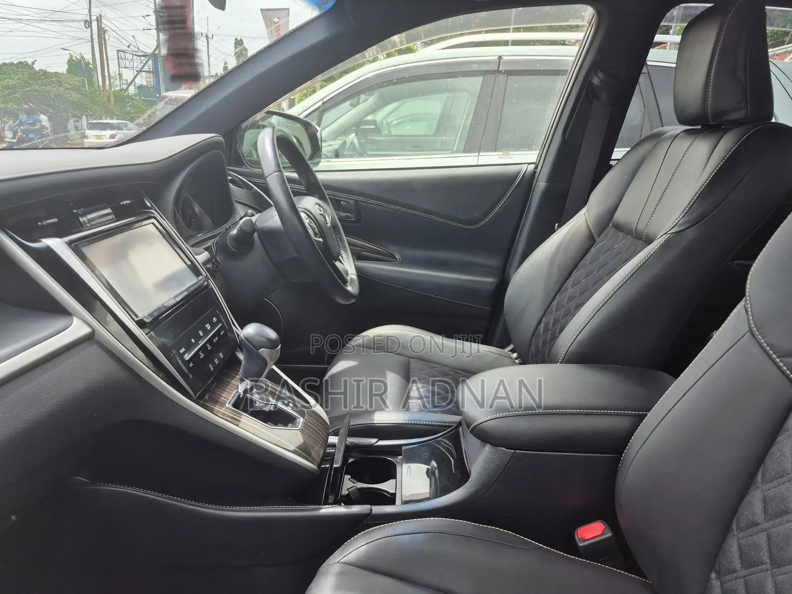Toyota Harrier 2.0 2015 Maroon