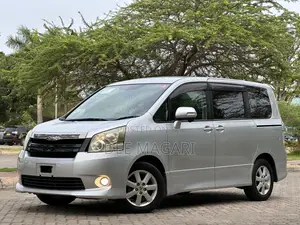 Toyota Noah 2008 Silver