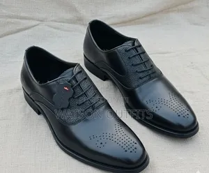 Men's Leather Shoes or Viatu Official and Classic Vya Clarks