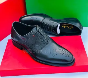 Men's Leather Shoes or Viatu Official and Classic Vya Clarks