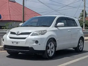 Toyota IST 2008 White