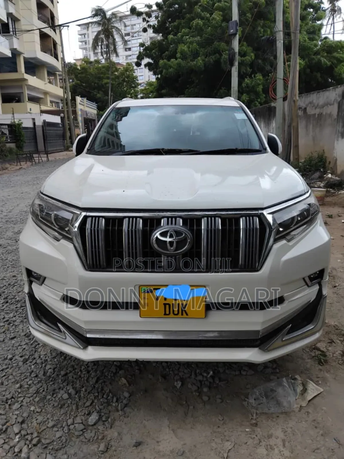 Toyota Land Cruiser Prado 2010 White