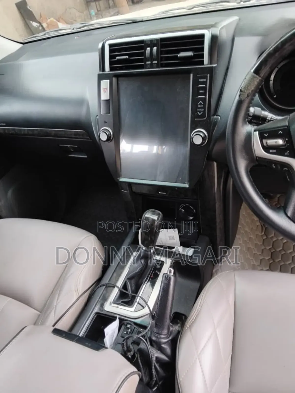 Toyota Land Cruiser Prado 2010 White
