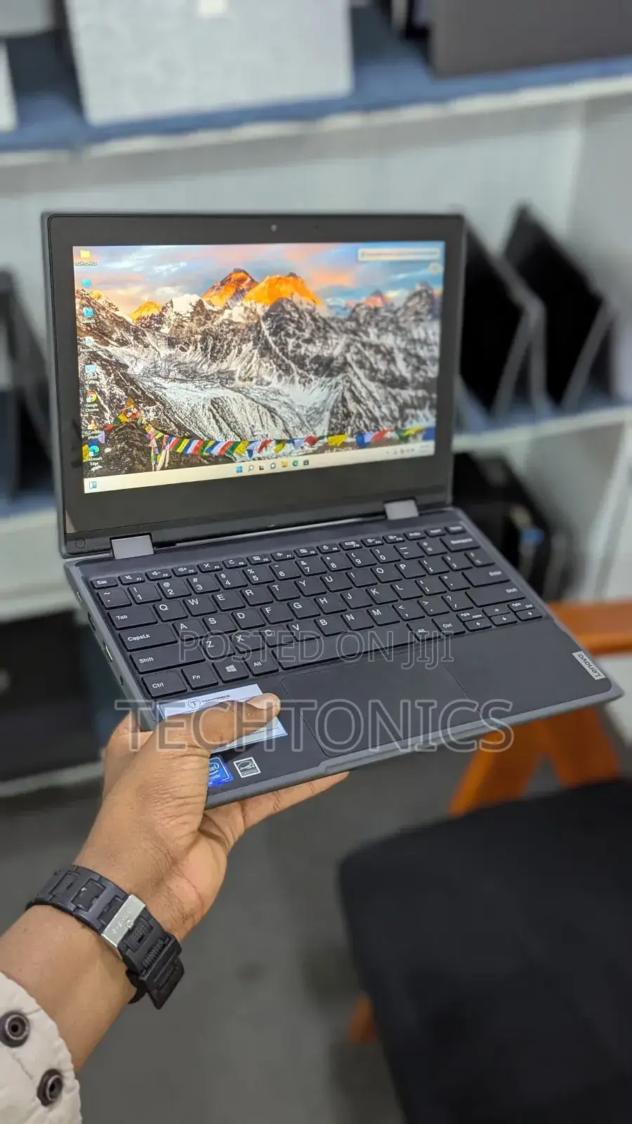 Laptop Lenovo 300e 4GB Intel Celeron SSD 160GB