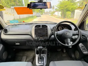 Toyota RAV4 2005 Gold