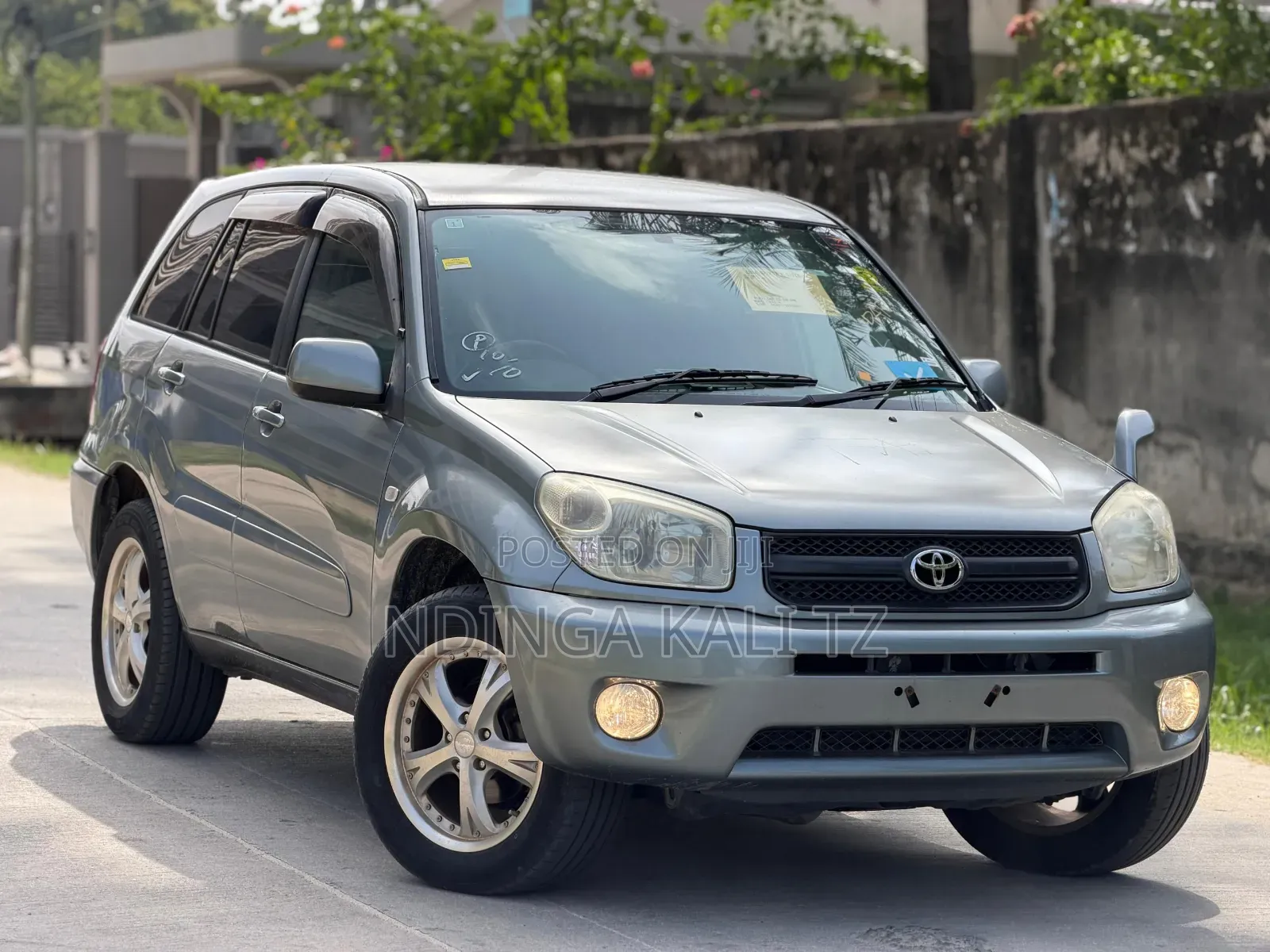Toyota RAV4 2005 Gold
