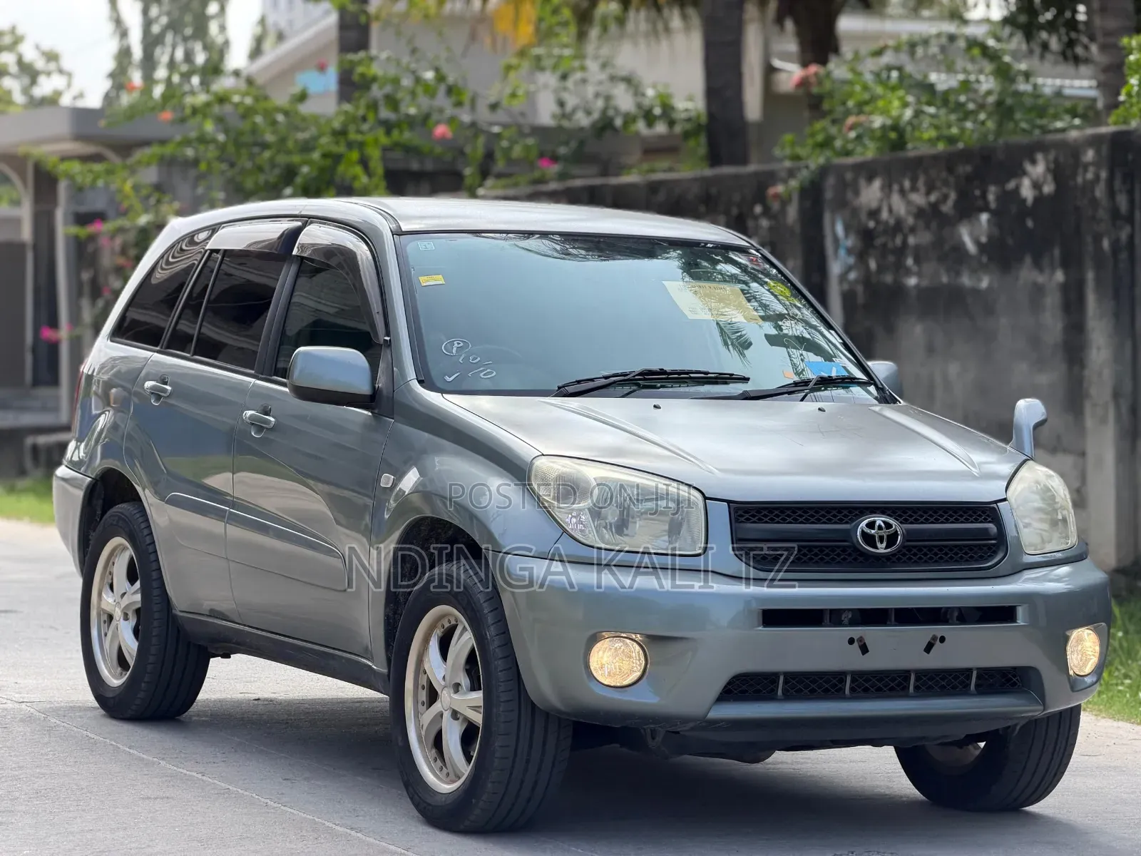 Toyota RAV4 2005 Gold
