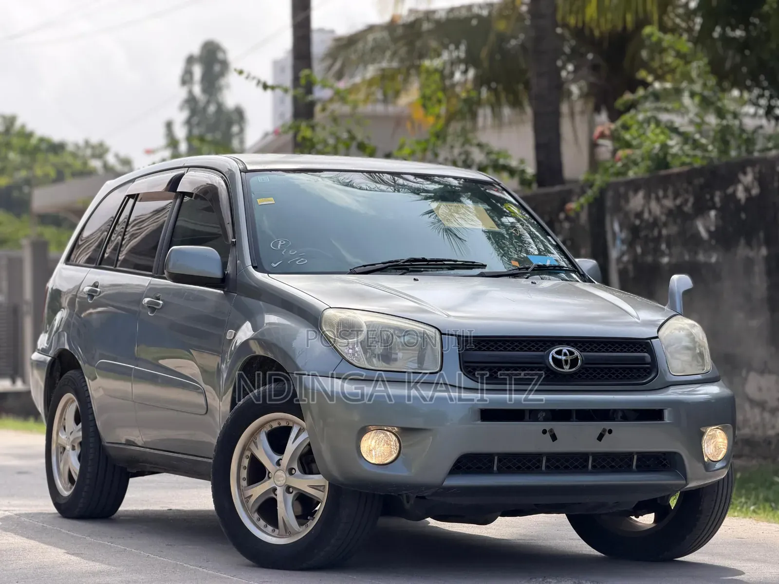 Toyota RAV4 2005 Gold