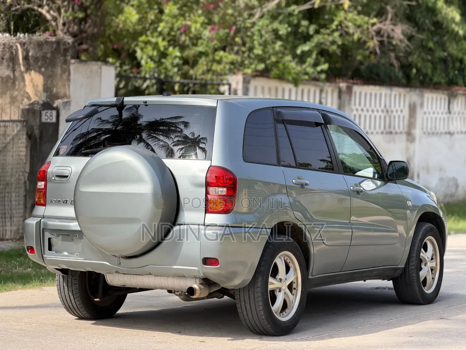 Toyota RAV4 2005 Gold