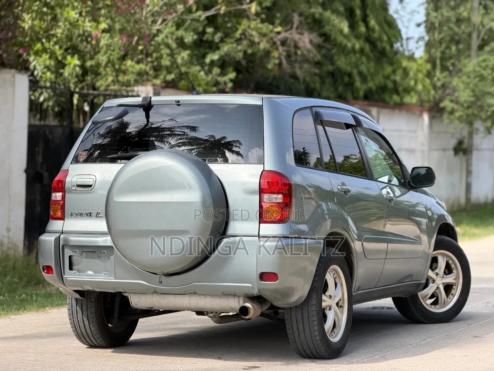 Toyota RAV4 2005 Gold