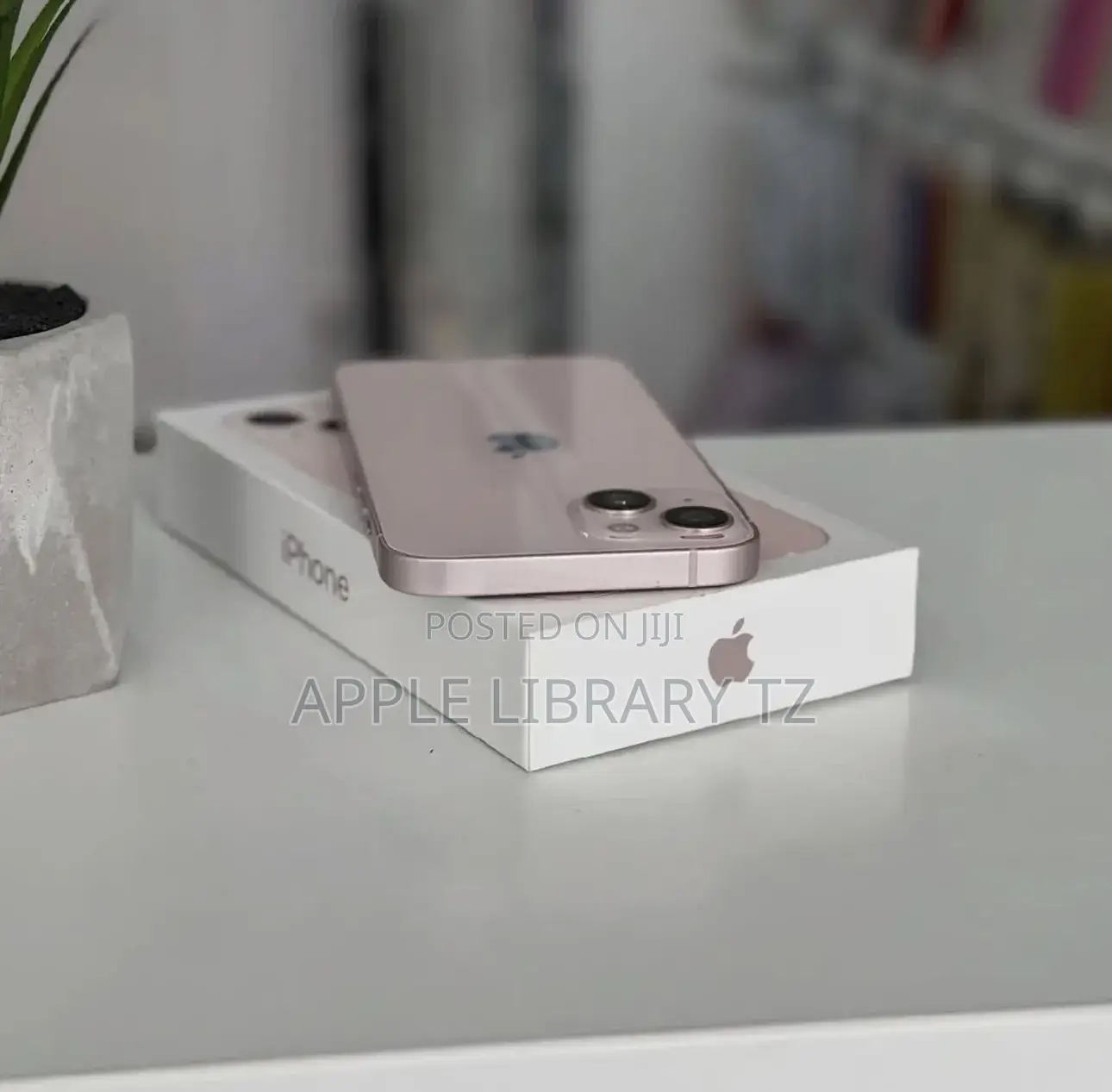 New Apple iPhone 13 128 GB White
