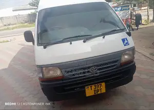 Toyota HiAce 2002 White