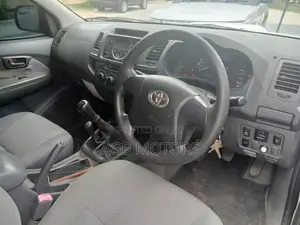 Toyota Hilux 3.0 D-4D 4x4 2014 White