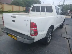 Toyota Hilux 3.0 D-4D 4x4 2014 White