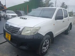 Toyota Hilux 3.0 D-4D 4x4 2014 White