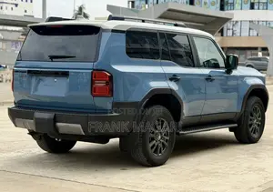 Toyota Land Cruiser Prado 2.8 2025 Blue