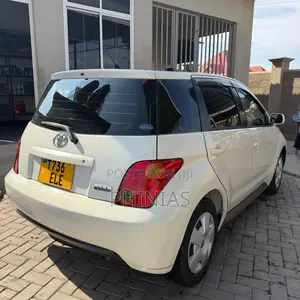 Toyota IST 2005 White
