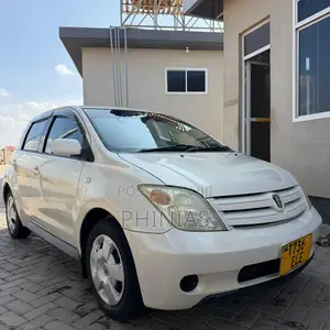 Toyota IST 2005 White
