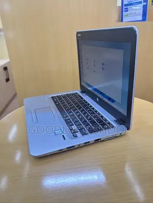 Laptop HP EliteBook 820 G3 8GB Intel Core I5 SSD 256GB