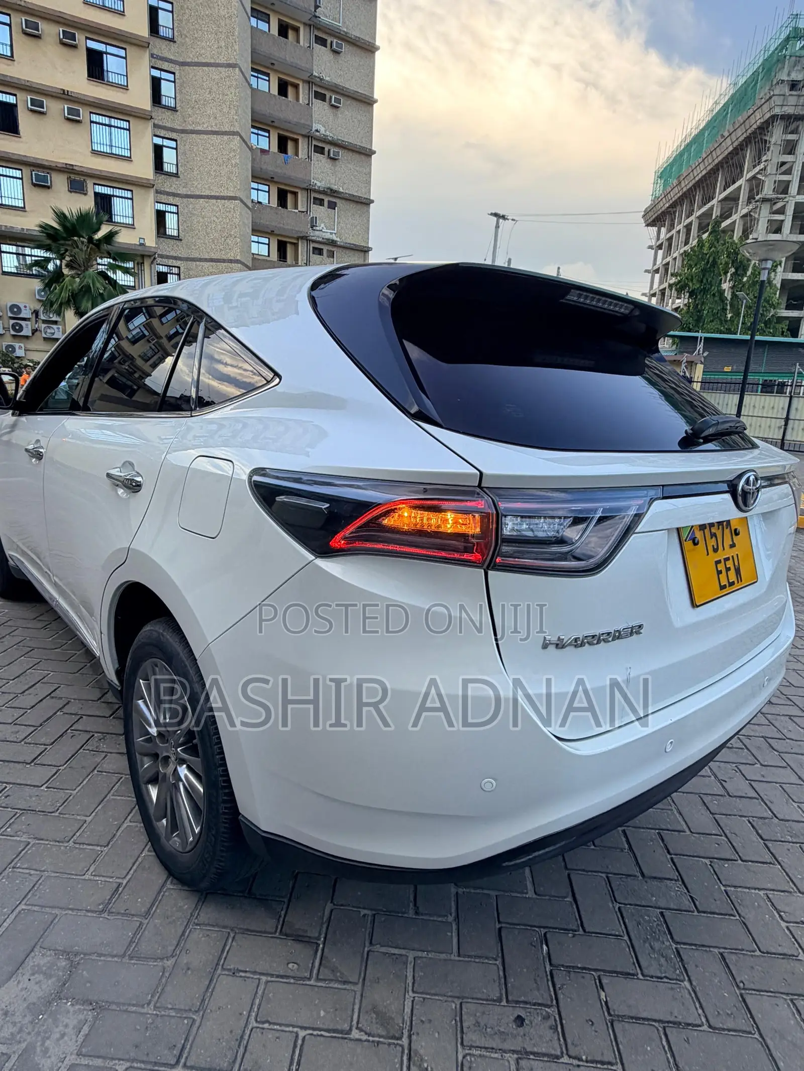 Toyota Harrier 2.0 2016 White