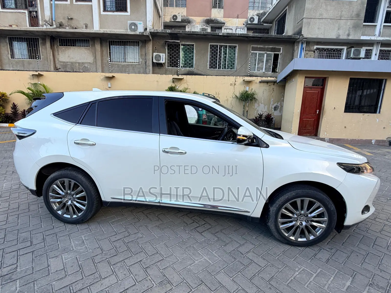 Toyota Harrier 2.0 2016 White
