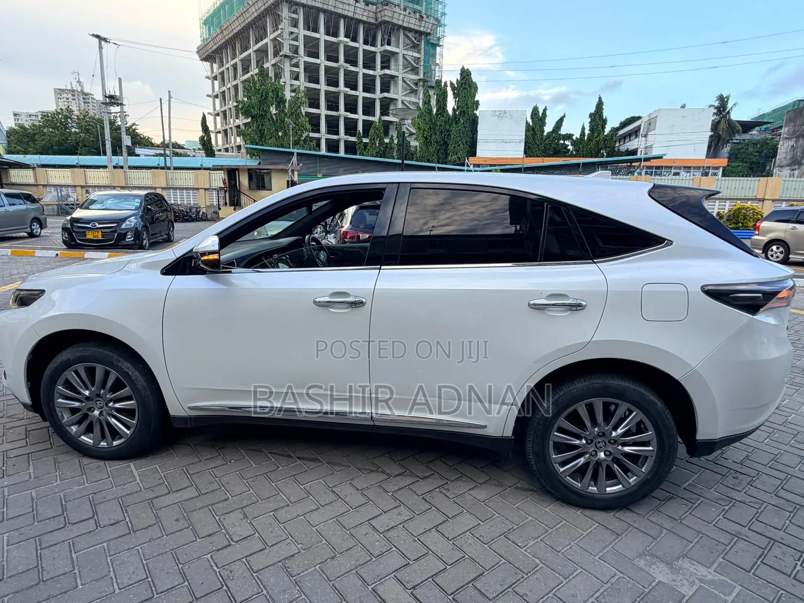 Toyota Harrier 2.0 2016 White
